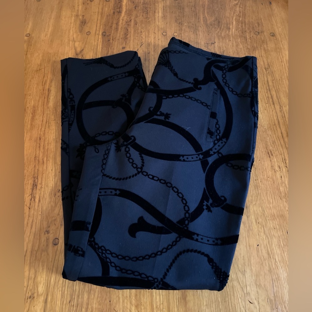 Chico's The Ultimate Fit Juliet Black Ankle Pants with Chain Pattern